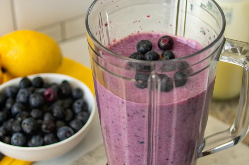 Anti-Inflammatory Lemon-Blueberry Smoothie
